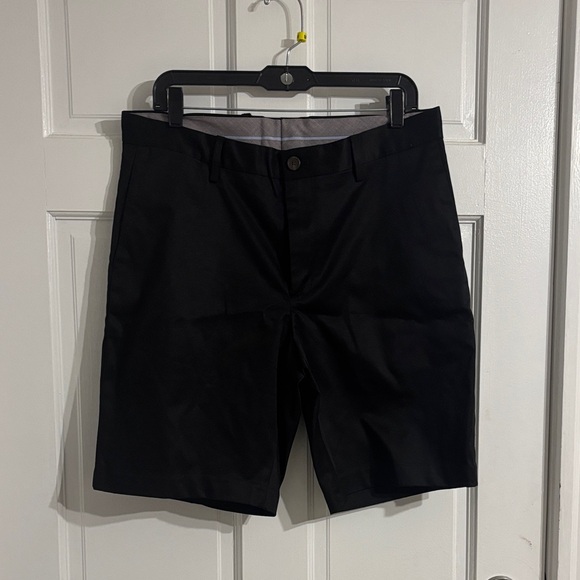 Sleek Black Men's Flat Front Shorts - Picture 1 of 2